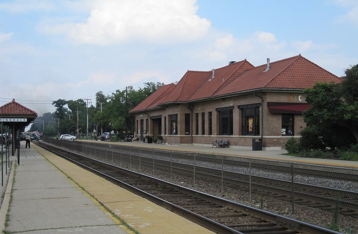 Hinsdale, IL - File:Hinsdale (Metra).JPG - Wikipedia